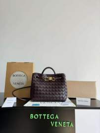Picture of Bottega Veneta Handbags _SKUfw222663515fw